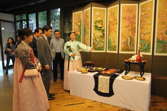 Seoul xưa và tranh dân gian truyền thống Hàn Quốc ảnh 1